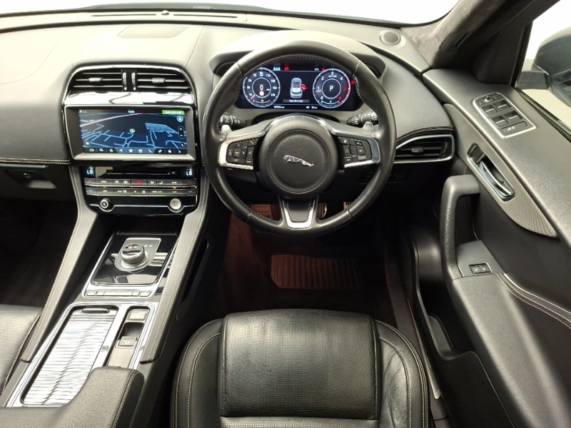 Jaguar F-Pace 2.0D R-sport Awd  #8