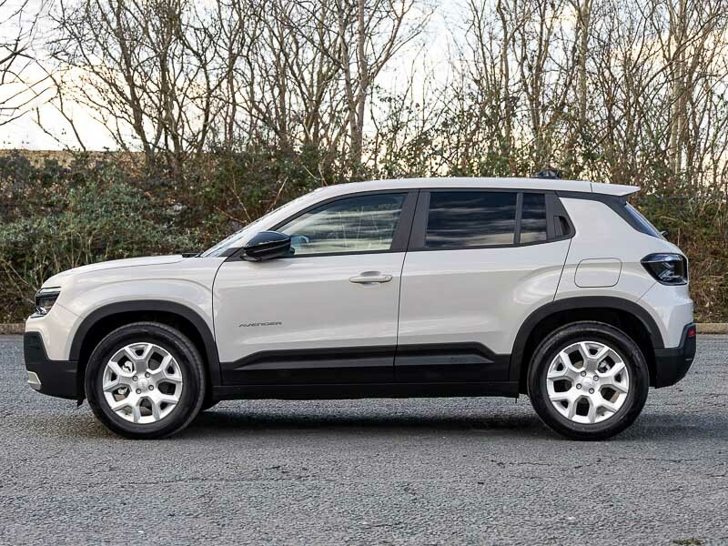Jeep Avenger 1.2 E-hybrid Altitude Dct ST26JXB Beige #4