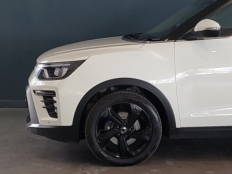 SsangYong Tivoli K40 White #18