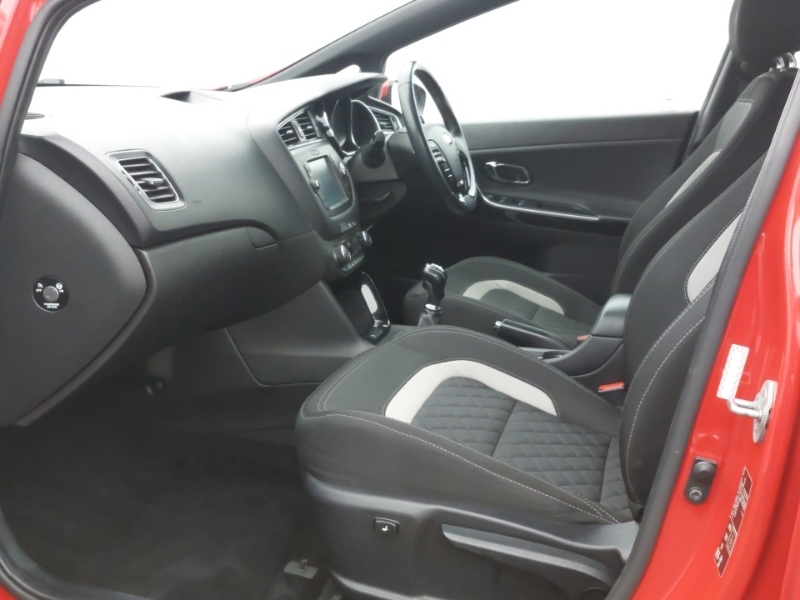 Kia Ceed 1.6 Crdi Isg Gt-line Red #5