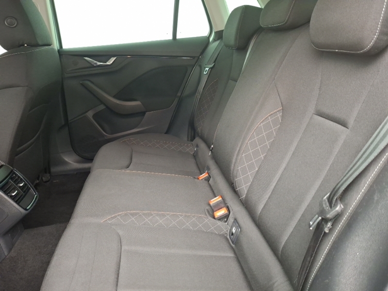 Skoda Kamiq 1.0 Tsi 95 Se Drive Silver #5
