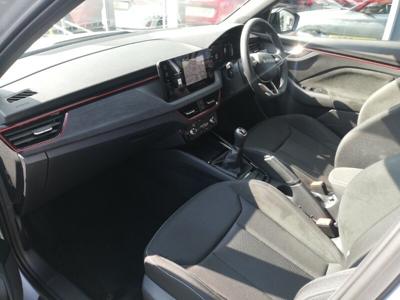 Skoda Kamiq 1.0 Tsi Design Edition Silver #4