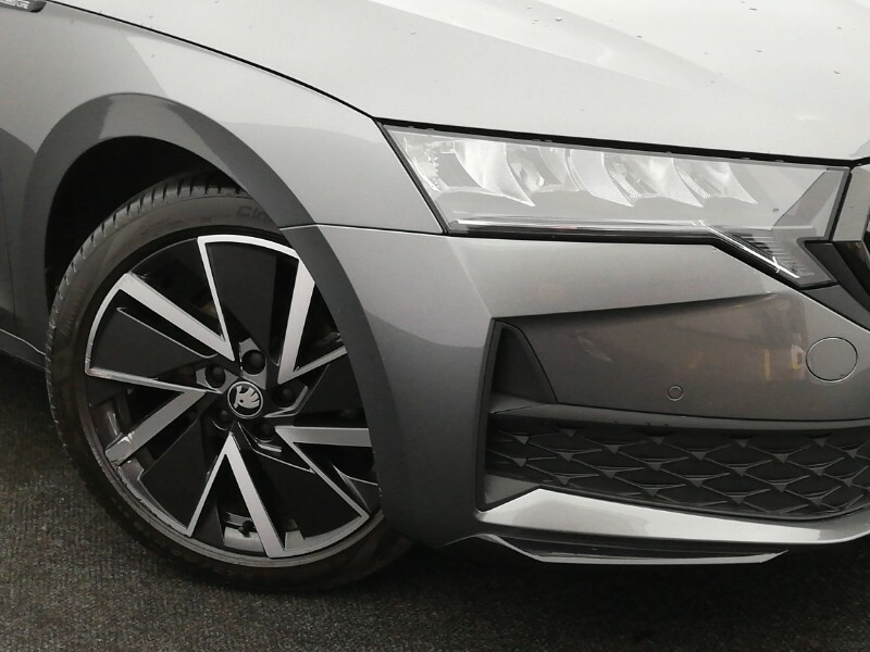 Skoda Octavia 1.5 Tsi Se Technology Black #9