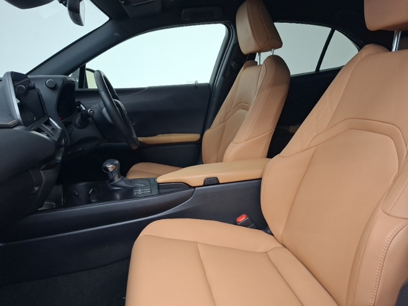 Lexus UX 250H 2.0 F-sport Design Cvt White #5
