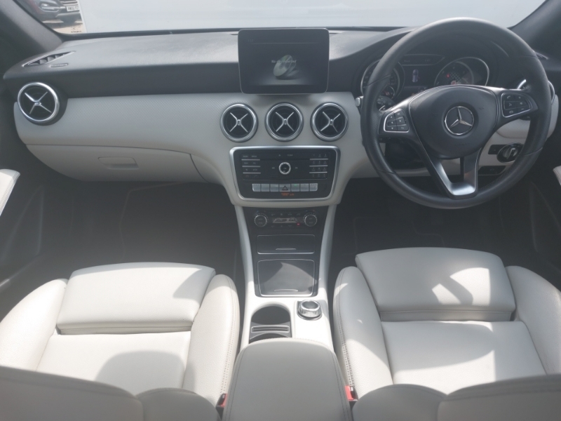 Mercedes-Benz A Class A 200 D Amg Line Silver #3