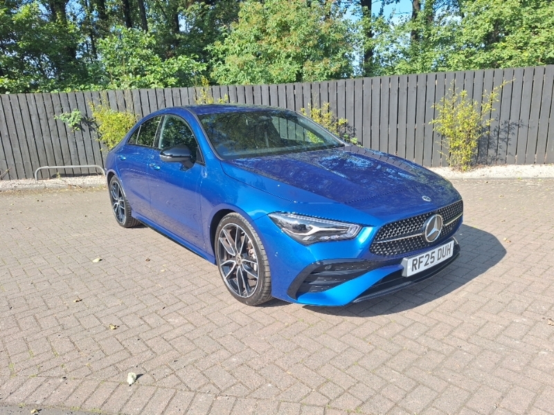 Mercedes-Benz CLA Class Cla 180 Amg Line Premium Tip Blue