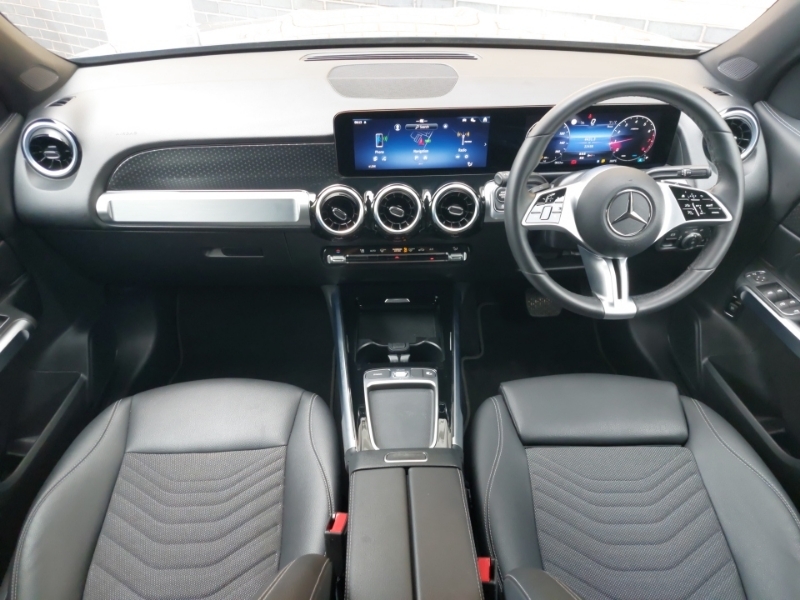 Mercedes-Benz GLB Class Glb 200 Sport Executive 7G-tronic Black #3