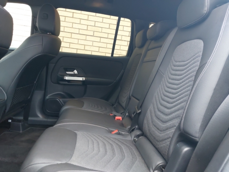 Mercedes-Benz GLB Class Glb 200 Sport Executive 7G-tronic Black #6