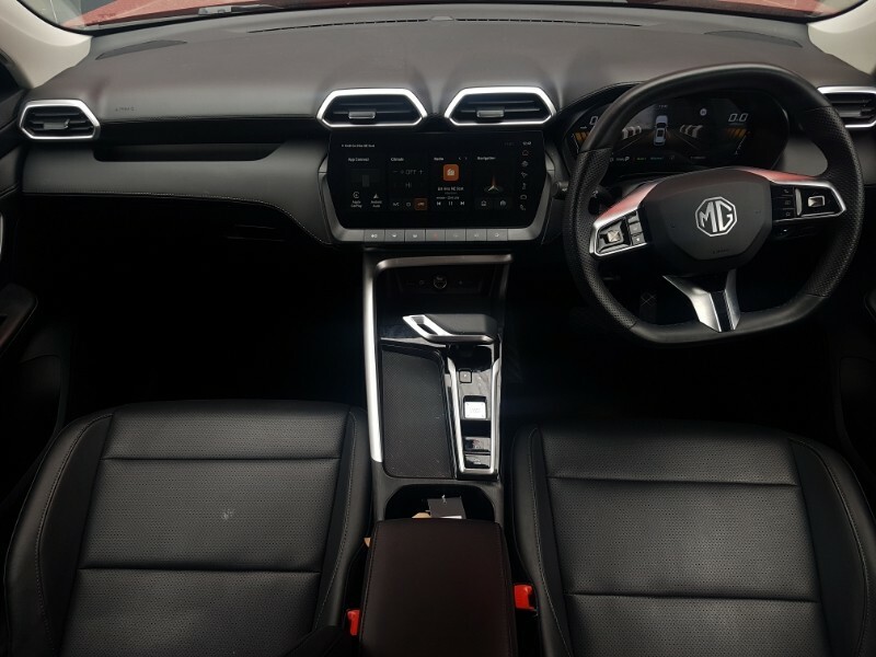 MG ZS 1.5 Hybrid Trophy Red #3