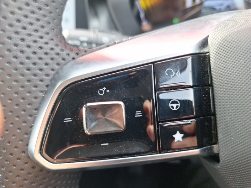 MG ZS 1.5 Hybrid Trophy Black #12