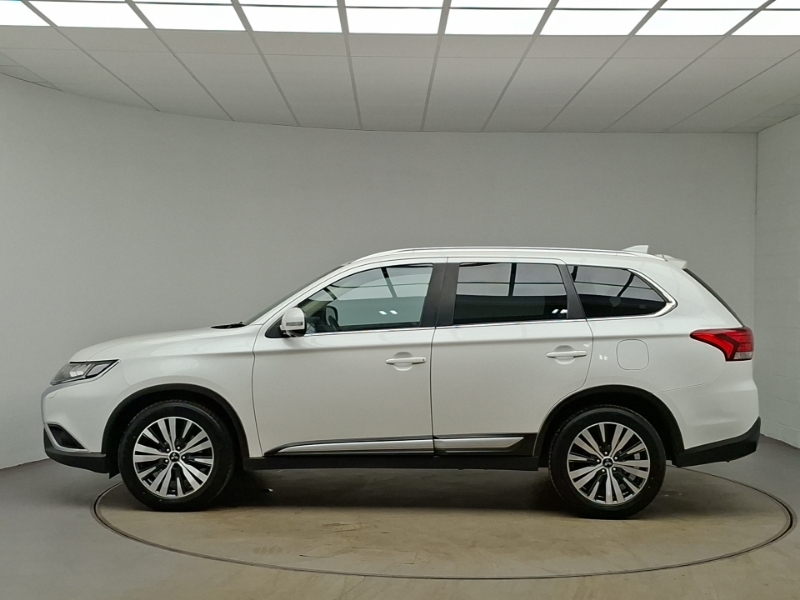 Mitsubishi Outlander 2.0 Exceed Cvt White #4
