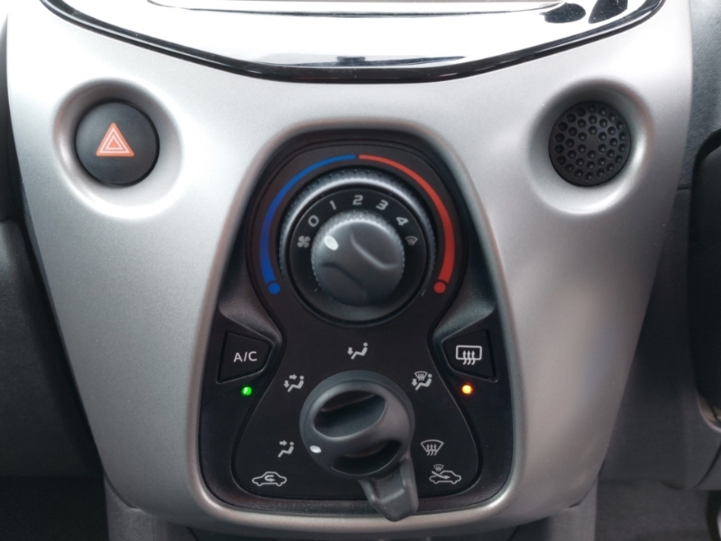 Peugeot 108 1.0 Active Purple #15
