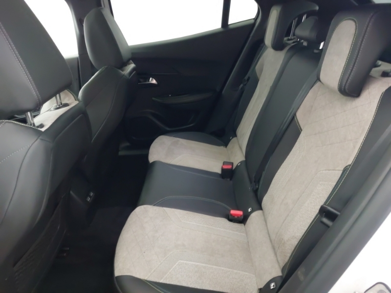 Peugeot e-2008 100Kw Gt Premium 50Kwh White #6