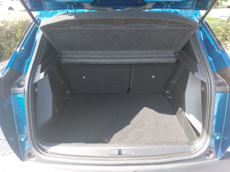 Peugeot 2008 Allure Black #17