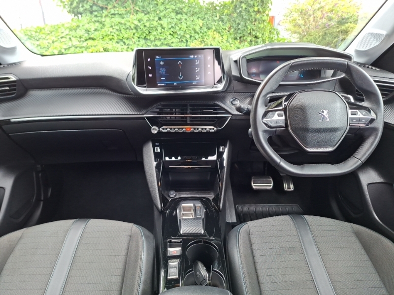 Peugeot 208 1.2 Puretech 130 Allure Premium Eat8 KW23WLL Red #3