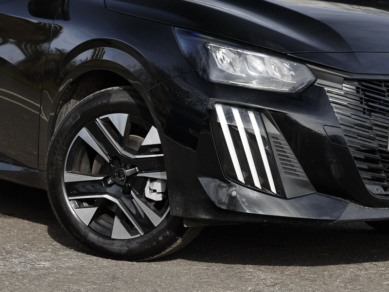 Peugeot 208 1.2 Hybrid 110 Gt E-dsc6 Black #20