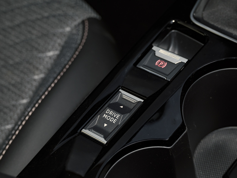 Peugeot 208 1.2 Hybrid 110 Gt E-dsc6 Black #17