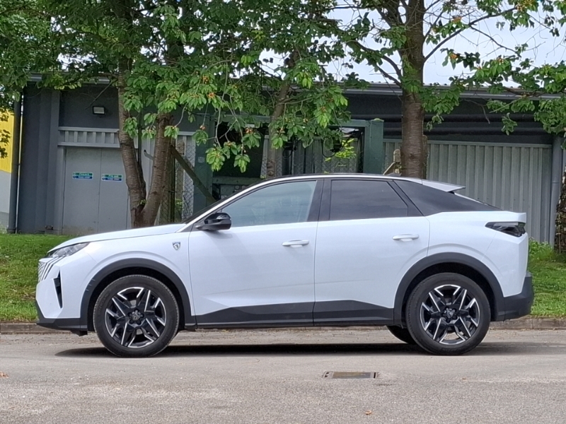 Peugeot 3008 1.2 Hybrid 136 Gt E-dsc6 White #4