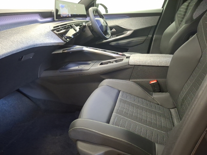 Peugeot 3008 157Kw Gt 73Kwh Grey #5