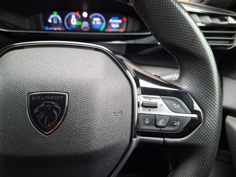 Peugeot 308 Hatchback Green #13
