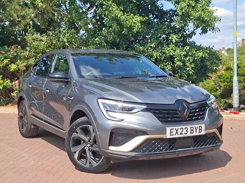 Renault Arkana 1.6 E-tech Full Hybrid 145 Engineered Grey