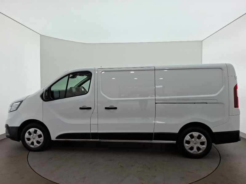Renault Trafic Ll30 Blue Dci 130 Advance Safety Van White #4