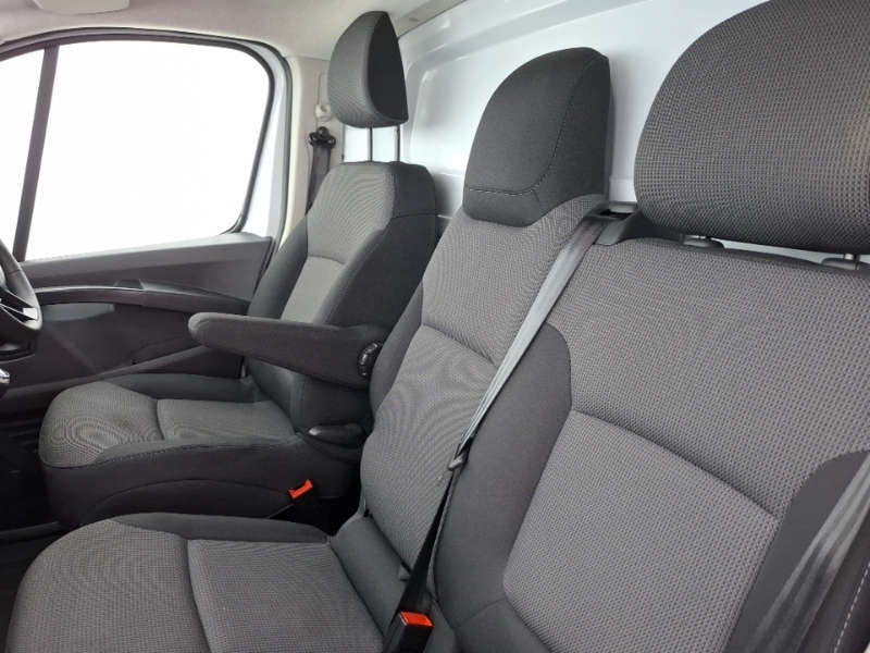 Renault Trafic Ll30 Blue Dci 130 Advance Safety Van White #6