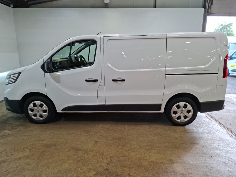 Renault Trafic Sl30 Blue Dci 130 Advance Safety Van White #4