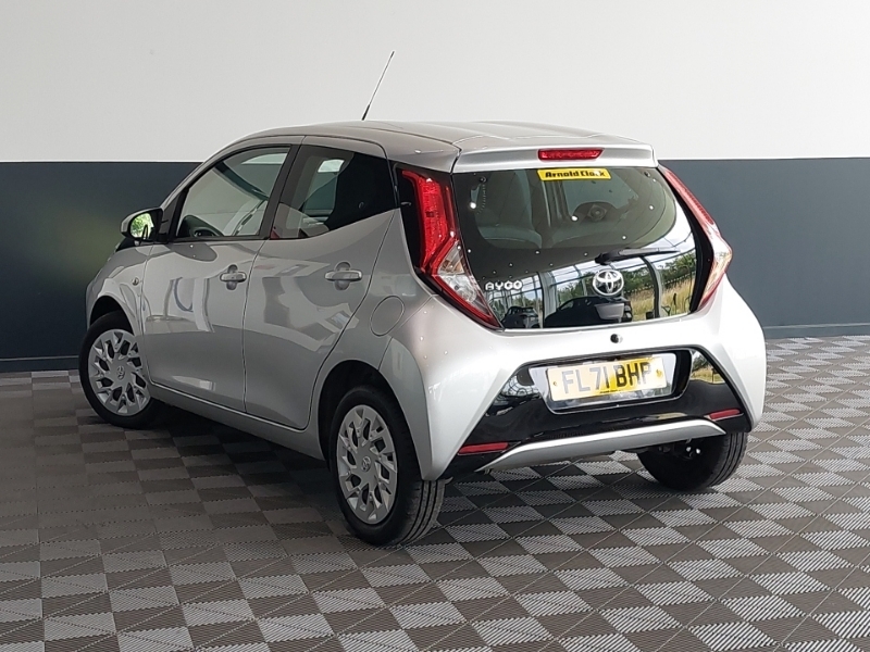 Toyota Aygo 1.0 Vvt-i X-play Tss Silver #2