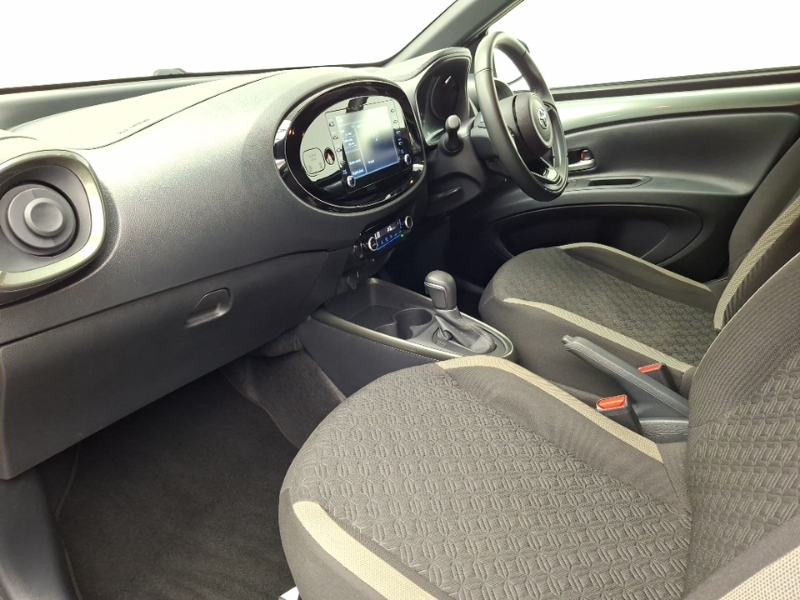 Toyota Aygo X 1.0 Vvt-i Edge SM73ZNO Green #5