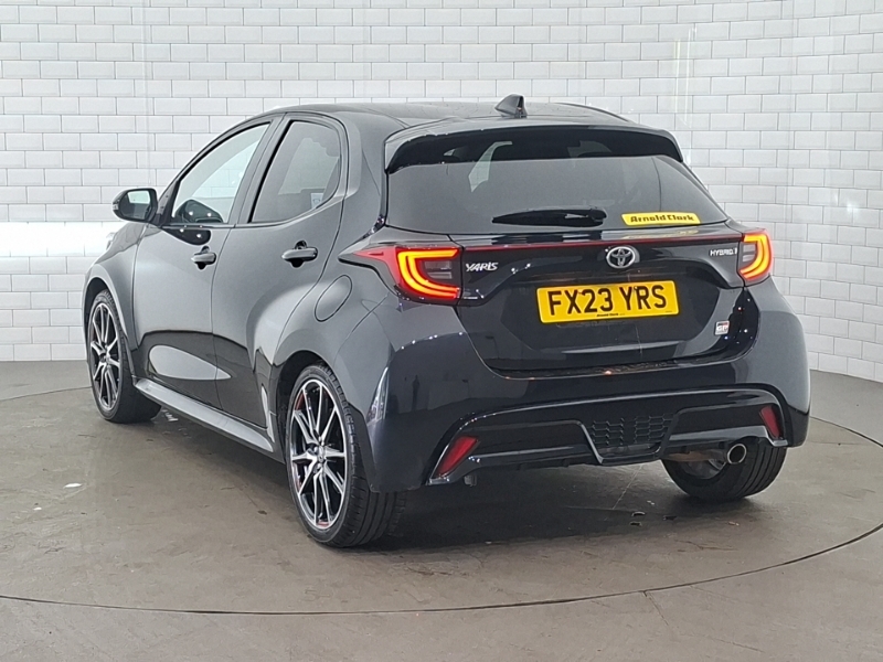 Toyota Yaris 1.5 Hybrid Gr Sport Cvt Black #2