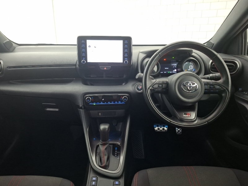 Toyota Yaris 1.5 Hybrid Gr Sport Cvt Black #3
