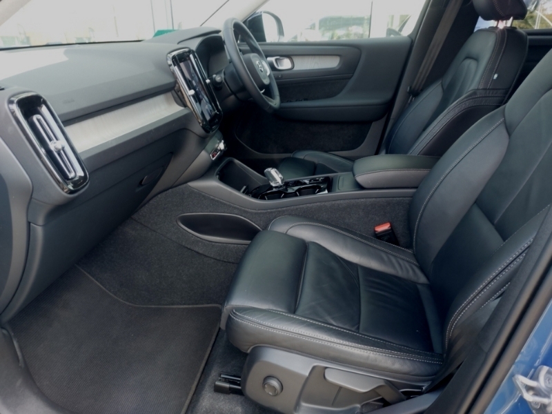 Volvo XC40 2.0 B3p Plus Dark Blue #5