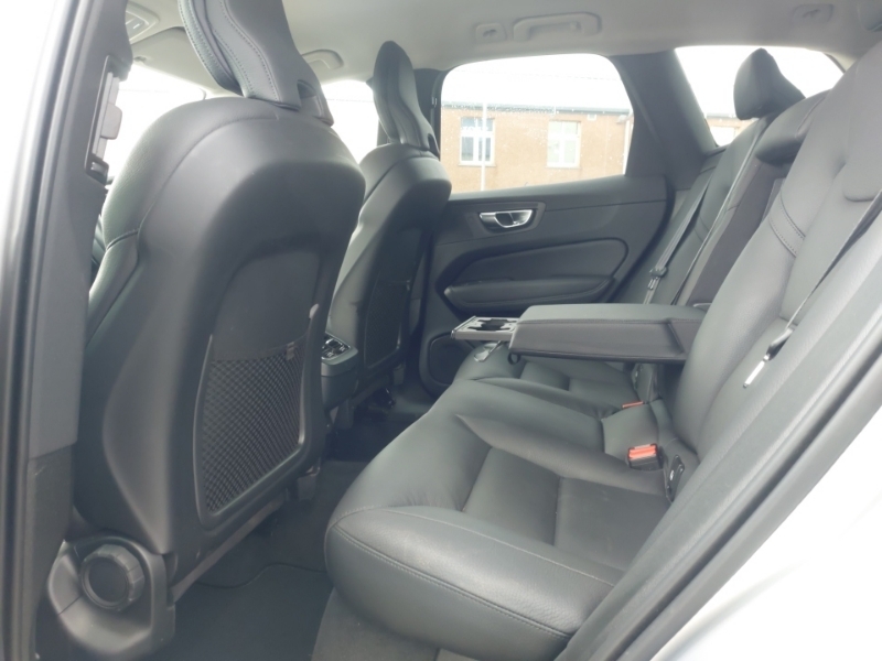 Volvo XC60 2.0 B5p Plus Dark Awd Geartronic RV25ZRC Silver #6