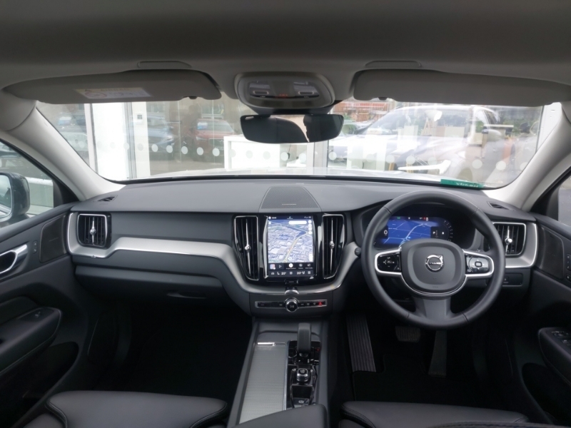 Volvo XC60 2.0 B5p Plus Dark Awd Geartronic RV25ZRC Silver #3