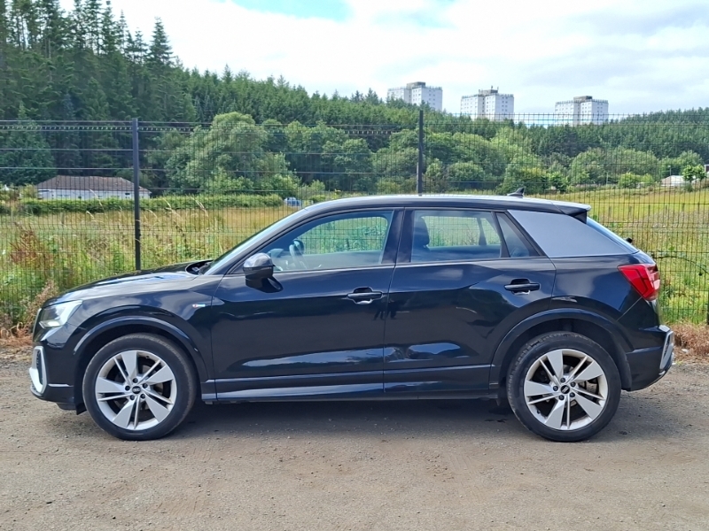 Audi Q2 35 Tfsi S Line S Tronic Black #4