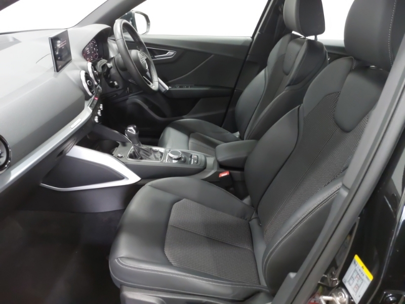 Audi Q2 35 Tfsi S Line S Tronic Black #5