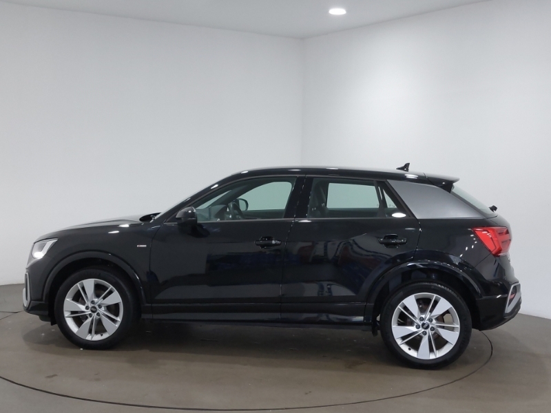 Audi Q2 35 Tfsi S Line S Tronic Black #4