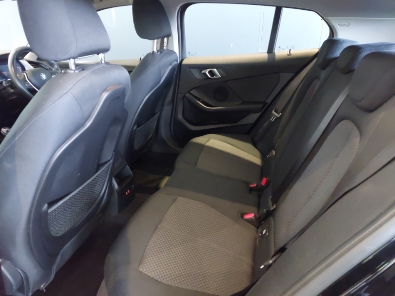BMW 1 Series 118I 136 Se Live Cockpit Professional Black #4