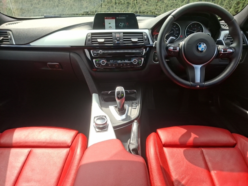 BMW 3 Series 320D M Sport Shadow Edition Step White #3