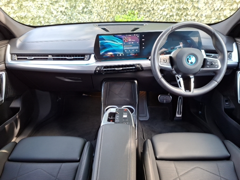 BMW iX2 150Kw Edrive20 M Sport 65Kwh Black #3