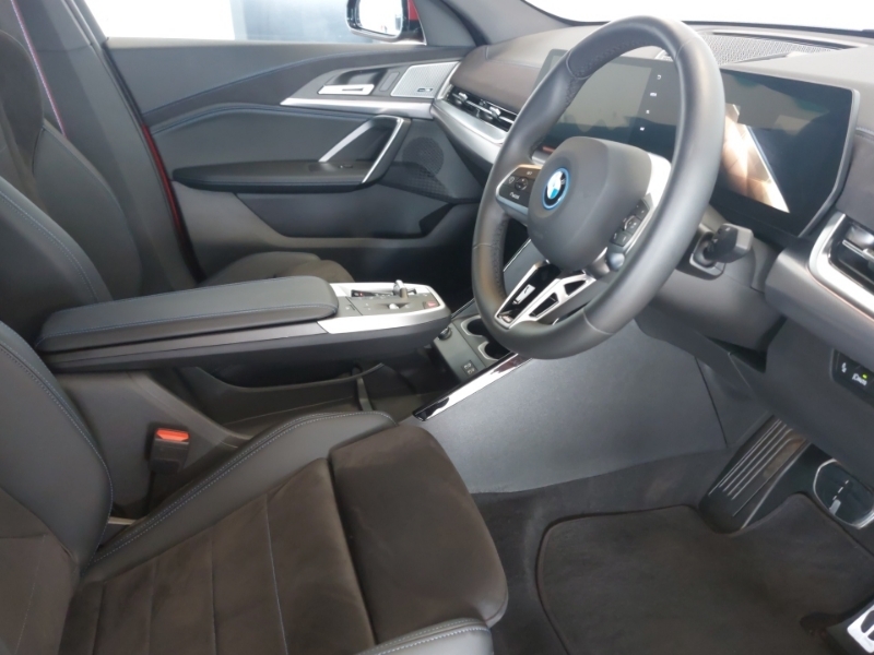 BMW iX2 150Kw Edrive20 Shadow Edition 65Kwh Red #6