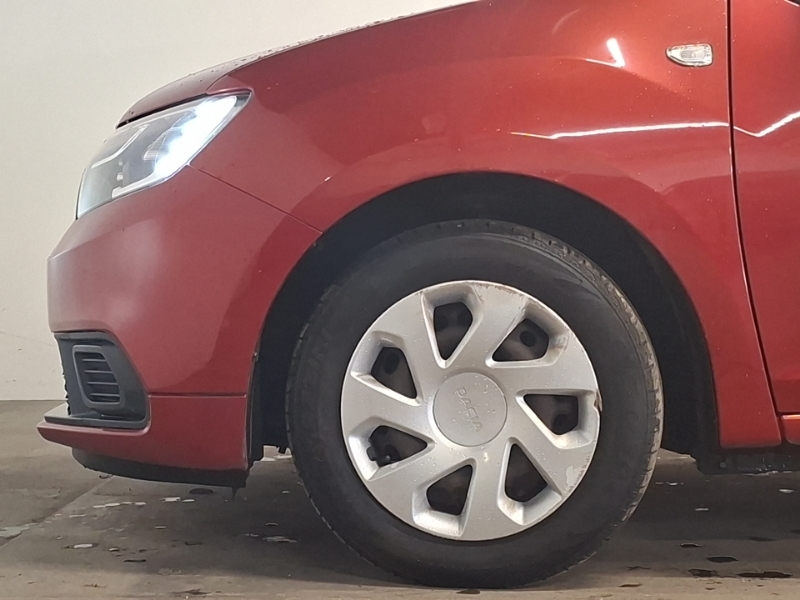 Dacia Sandero Ambiance Sce Red #18