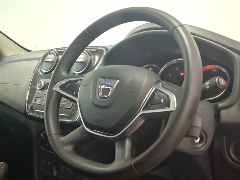 Dacia Sandero Ambiance Sce Red #12