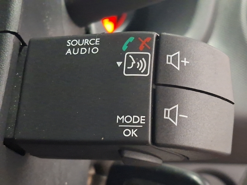 Dacia Sandero Ambiance Sce Red #13