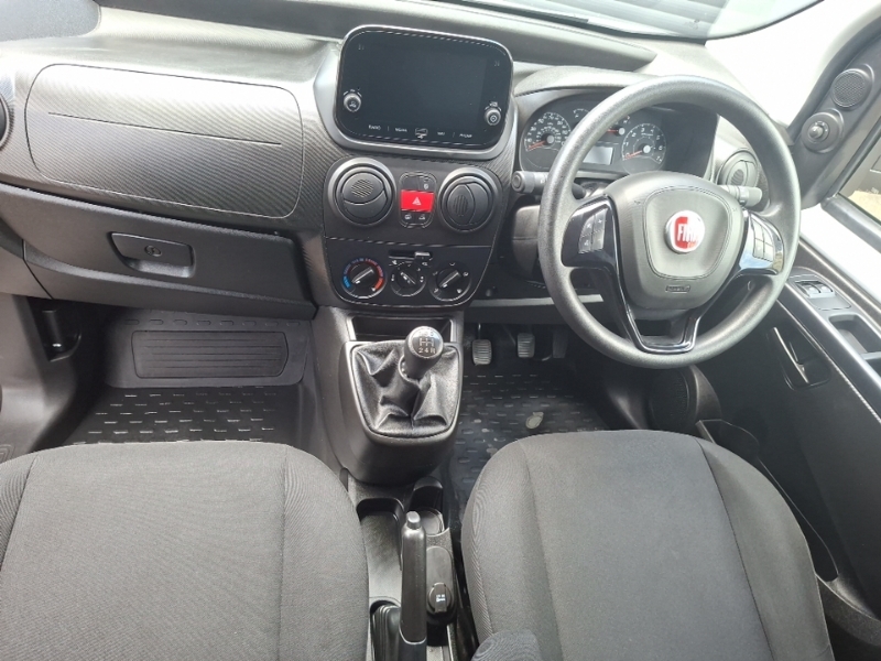Fiat Fiorino 1.3 16V Multijet Tecnico Van Start Stop Silver #3