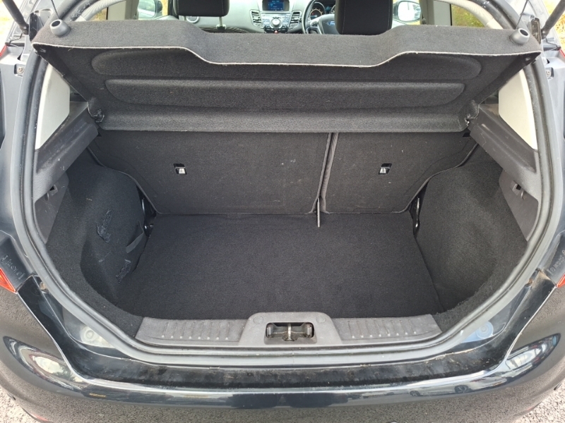 Ford Fiesta 1.25 Style With Usb Connection,hill Launch Ass Red #18
