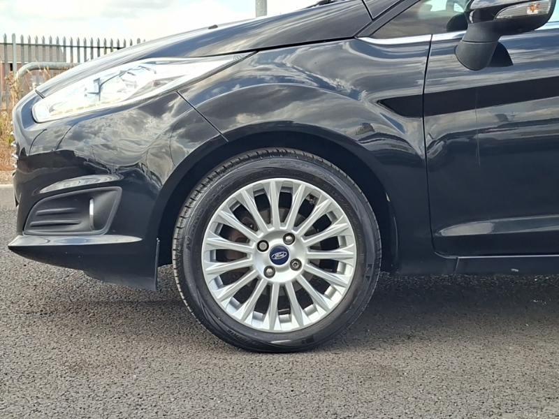 Ford Fiesta 1.25 Style With Usb Connection,hill Launch Ass Red #19