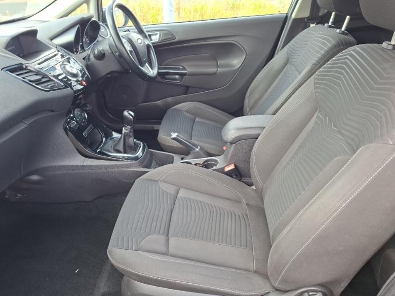 Ford Fiesta 1.25 Style With Usb Connection,hill Launch Ass Red #5