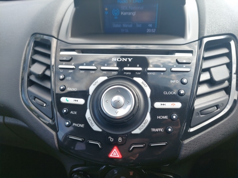 Ford Fiesta Zetec White #15